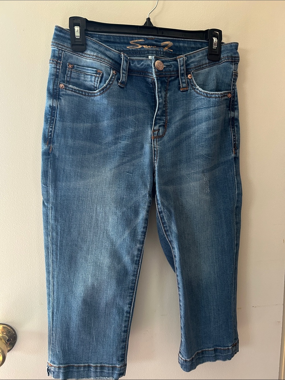 Audrey skimmer  Crop Jeans in Medium Blue